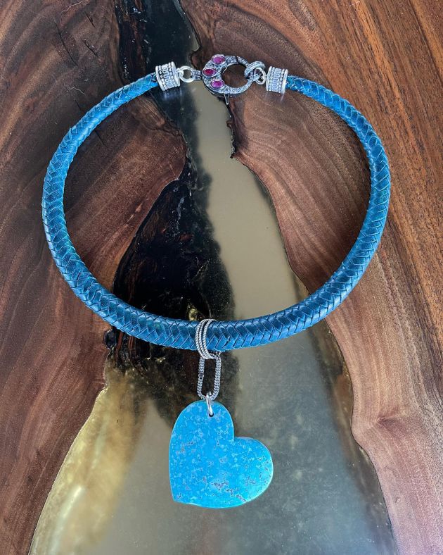 Turquoise heart with leather bracelet with diamonds